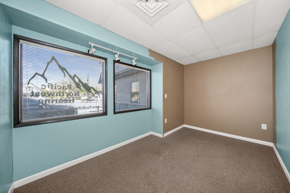 1211 W Northwest Blvd