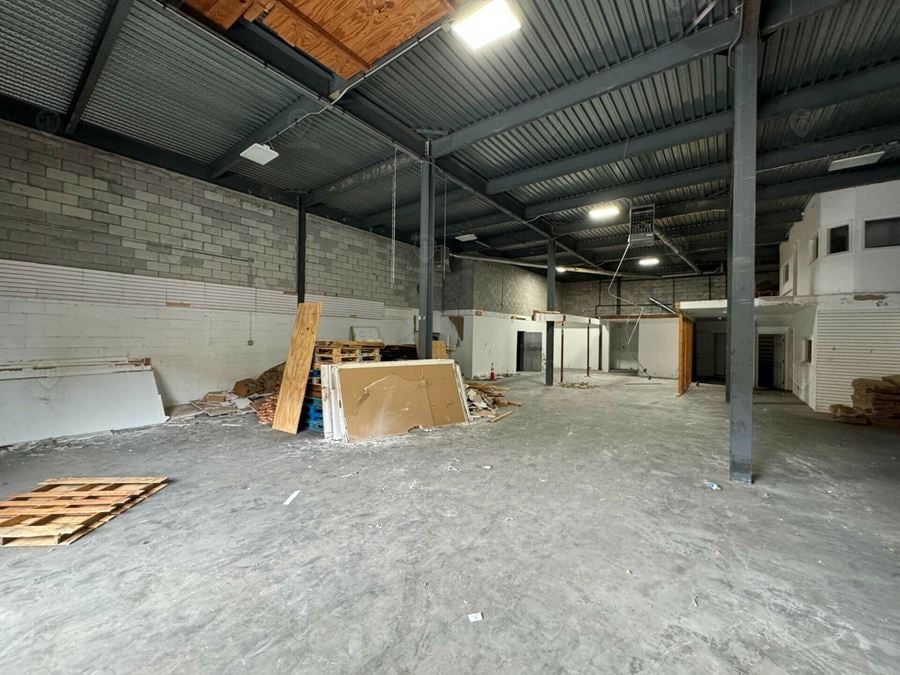 4,000 SF | 523 Sutter Avenue | Vanilla Boxed Industrial Space For Lease