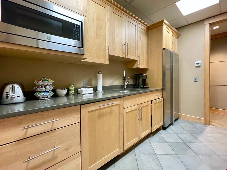 90 Grove St Ste 206-207