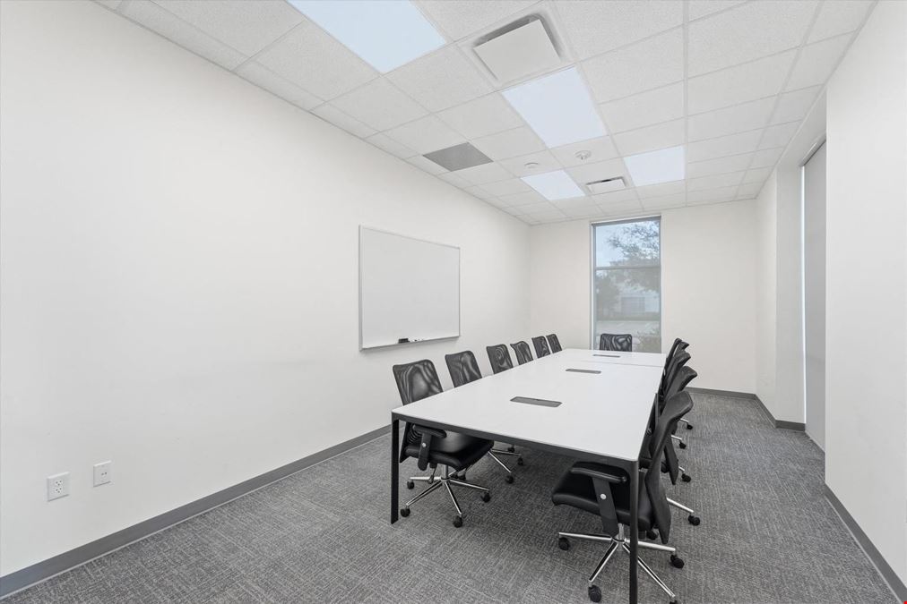 2880 Broadway Bend Dr 