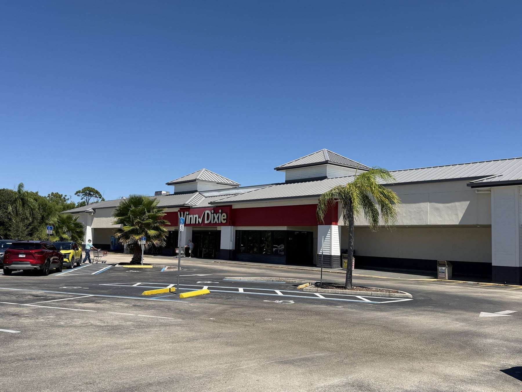 Retail Spaces for Lease in Pine Island Shopping Center