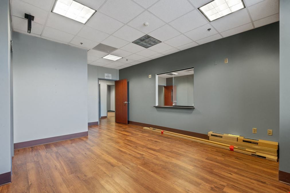809 W Harwood Rd