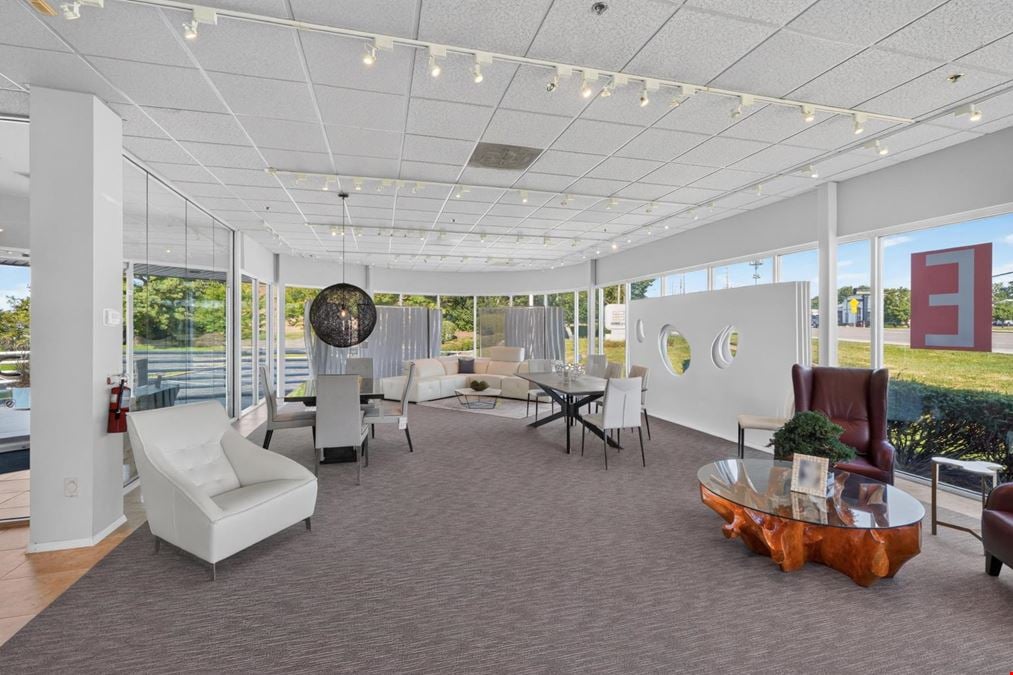Flagship Creve Coeur Retail