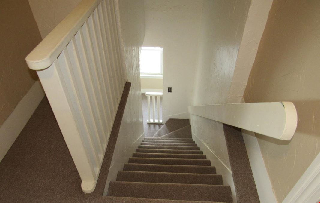 12 Lindell Ave