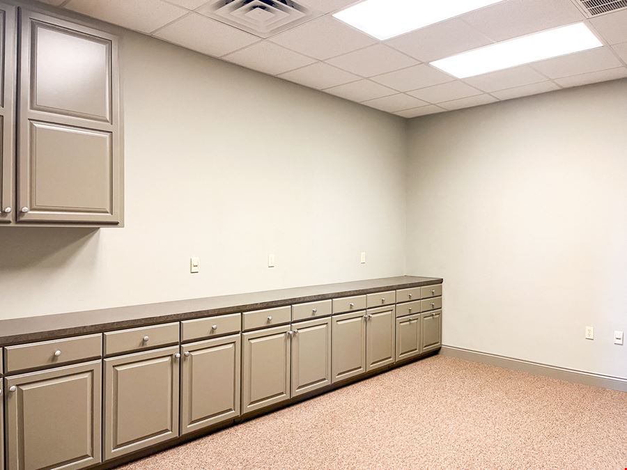 Updated Office with I-10 Frontage & Signage Potential