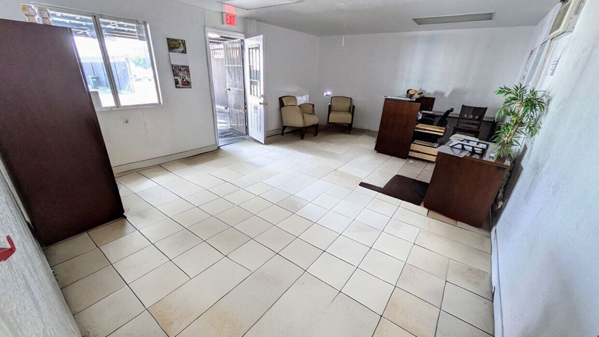 MECHANIC SHOP / AUTO BODY SHOP FOR LEASE