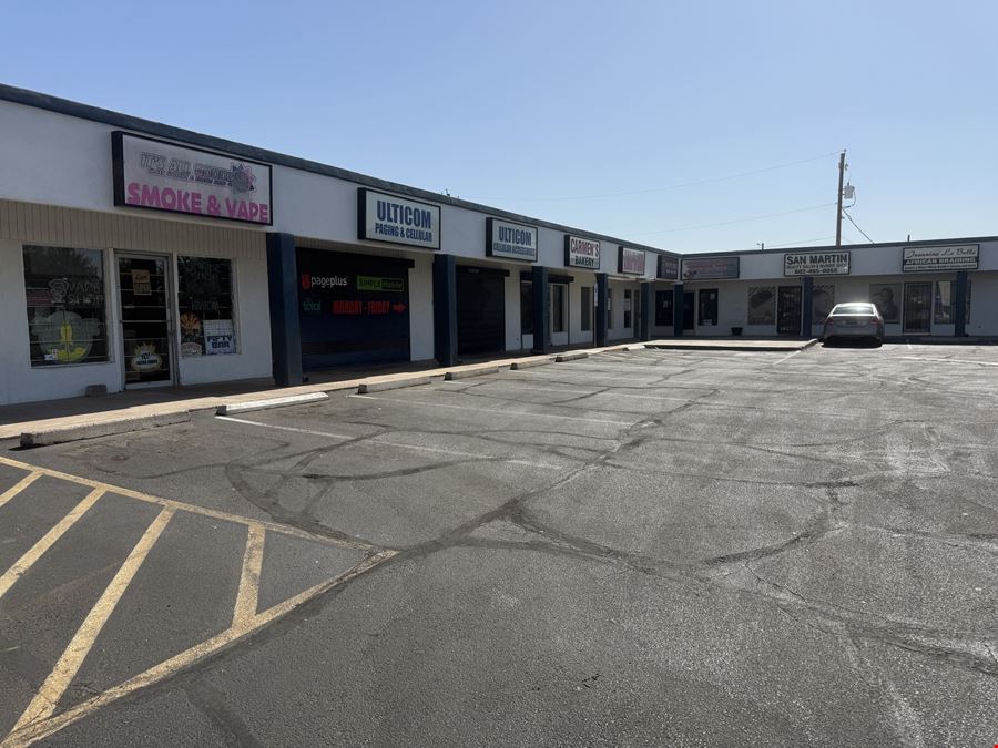 Desert Valley Plaza