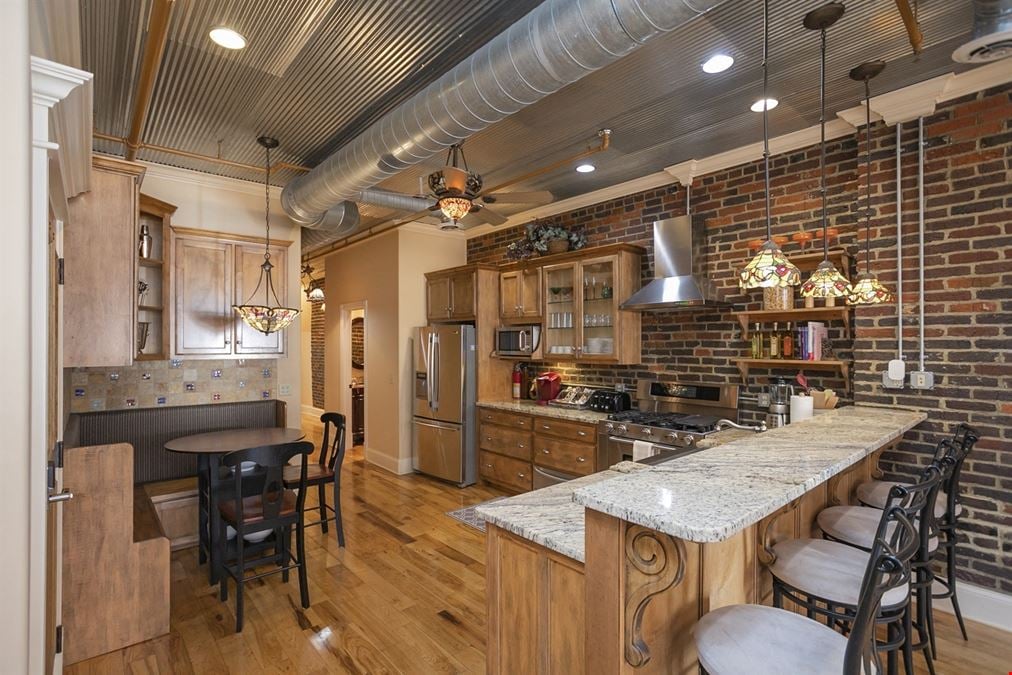 214 3rd Ave N
