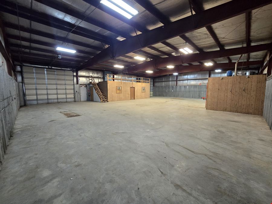 ±4,800 SF Free Standing Industrial Building | ±1 Acre Yard