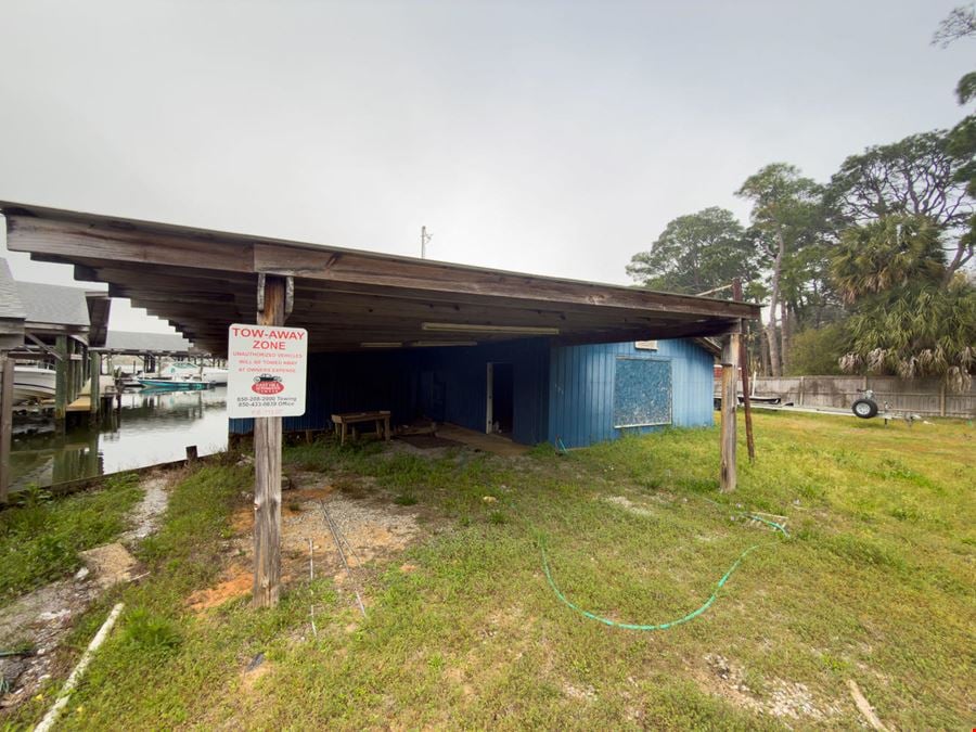Waterfront Commercial Opportunity| 4,992 SF |