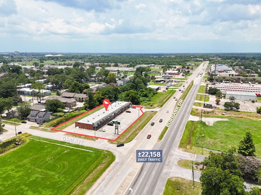 Salon Suite at Retail Convenience Center for Lease