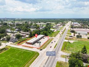Salon Suite at Retail Convenience Center for Lease