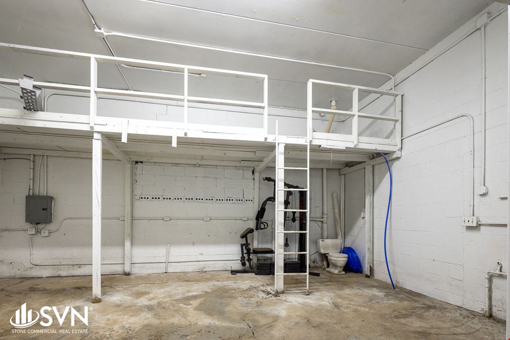 Warehouse with Secure Yard For Lease