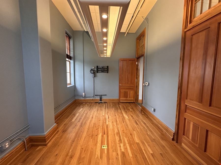 830 Cottageview Dr, Suite 102