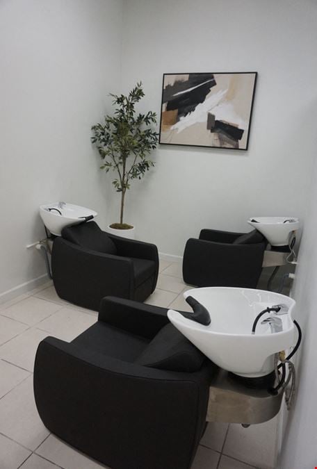 Salon Suites