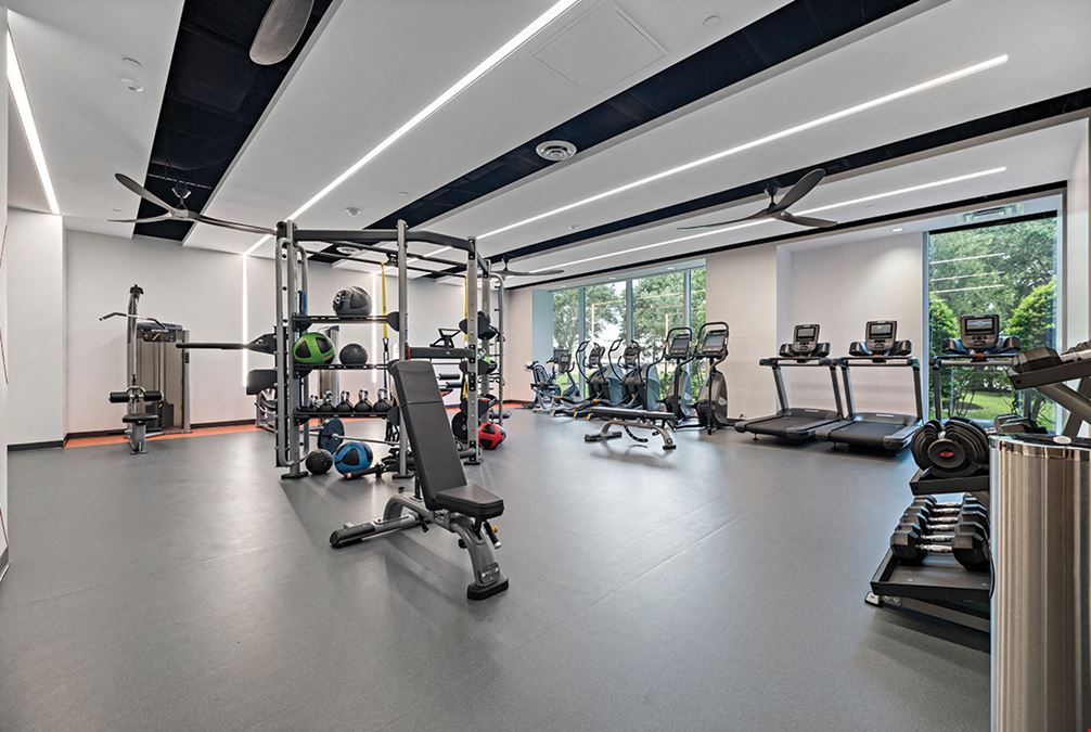 4424 West Sam Houston Parkway North (R068)