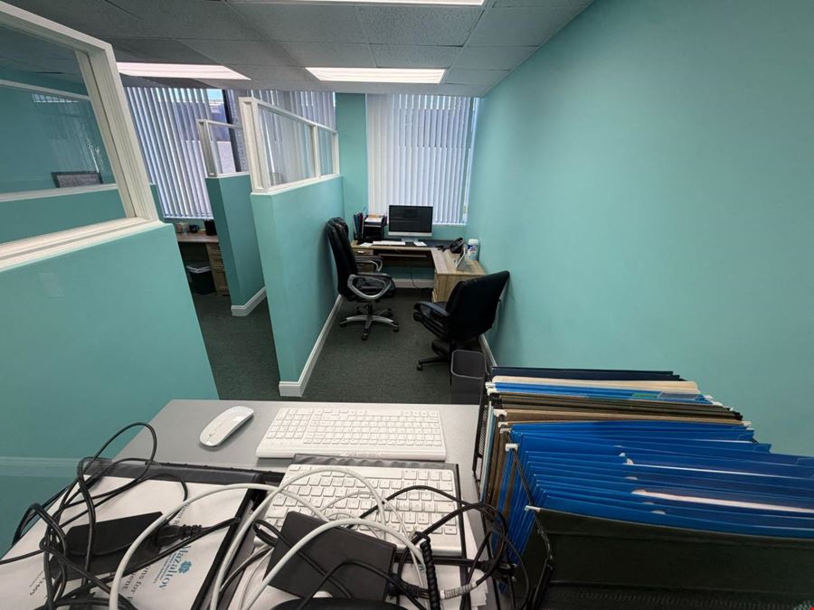 950 SF Suite 202 Professional and Medical Office Space