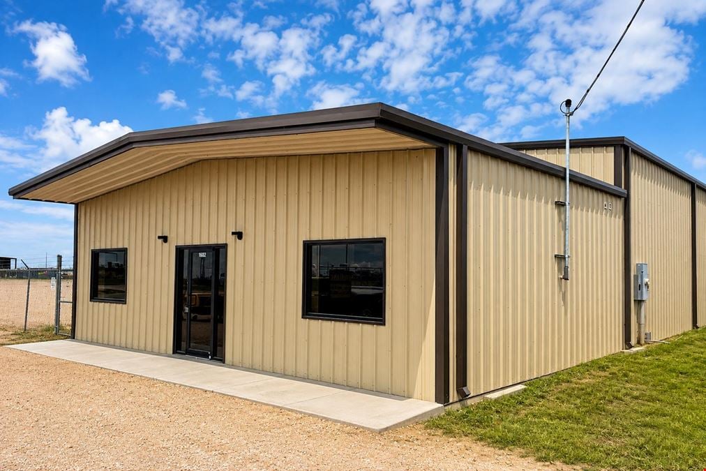 3,000± SF Industrial/Flex Space on 1.0± AC