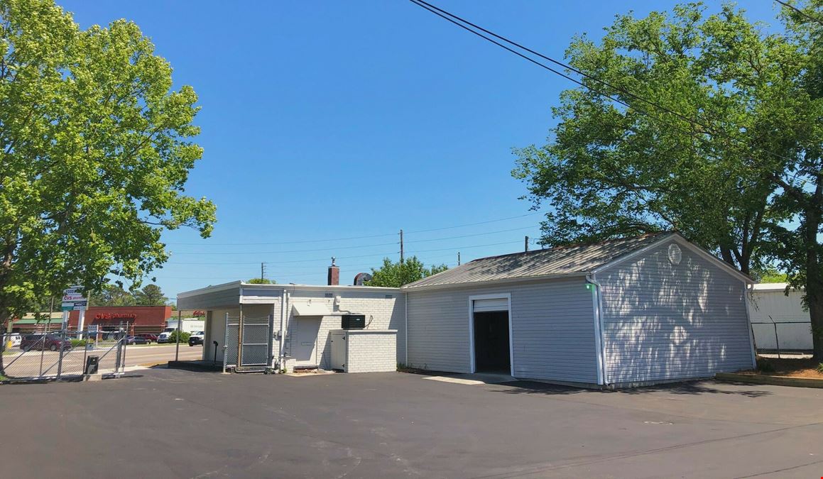 Free Standing Building For Lease on Oleander Drive