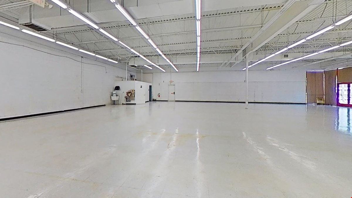 Stand Alone Retail on Signalized Corner Lansing MI