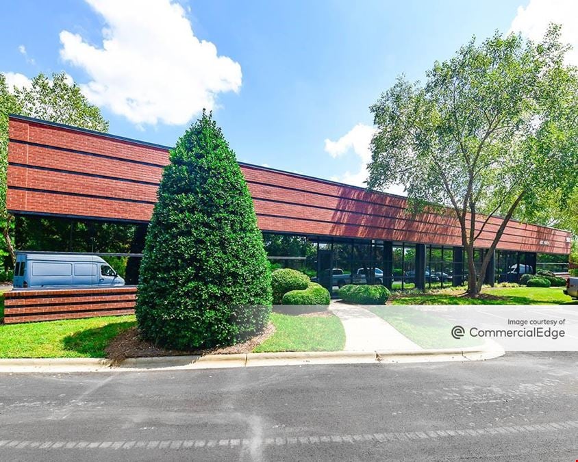 Aerial Center Executive Park - 5001 Hospitality Ct