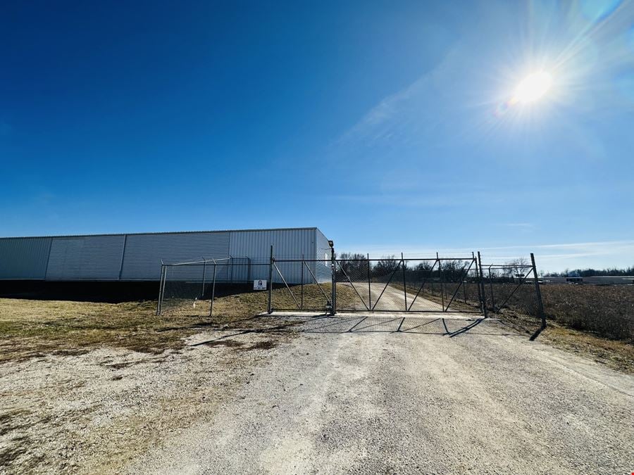 36 Storage Units For Sale Near Sunshine and West Bypass