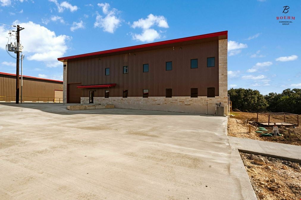 Warehouse/Office Building For Lease in Boerne Texas