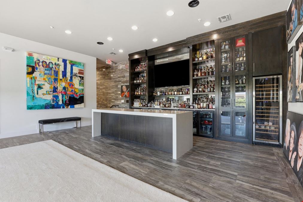 8739 Davis Blvd