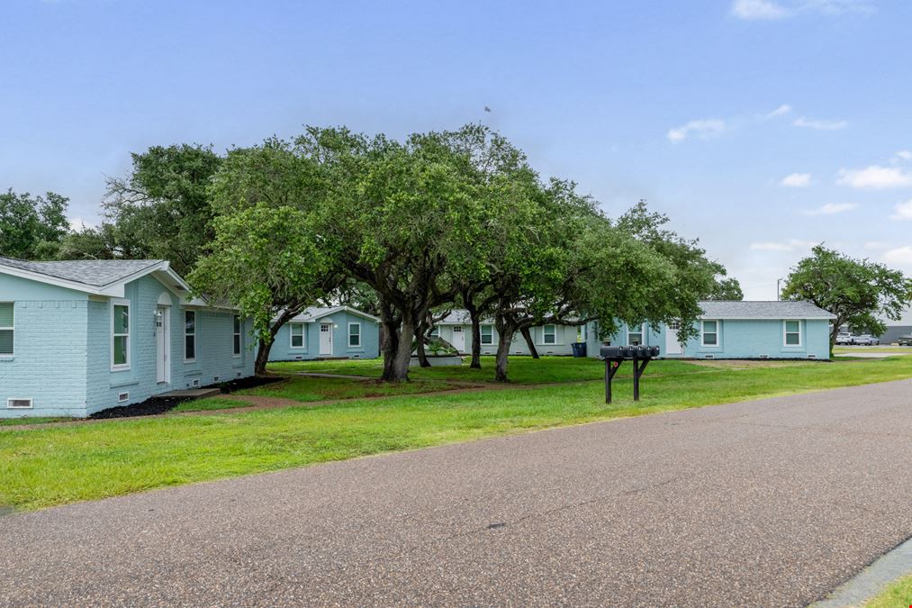 Live Oak Cottages