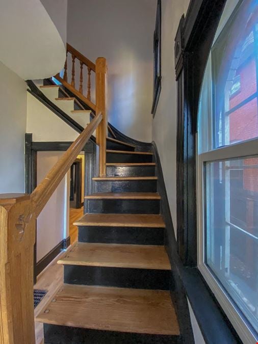 146 W 5th Ave