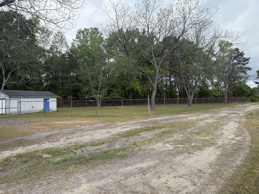 14 Auction Avenue