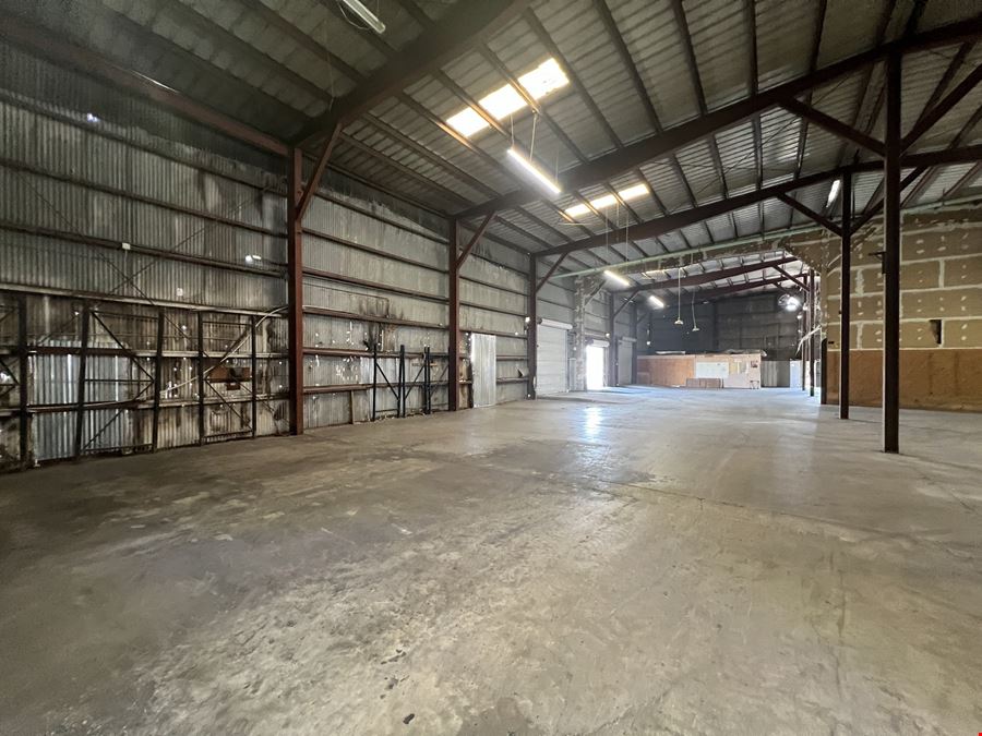 East Tampa M-Zoned Industrial Warehouse (Dock and Grade)
