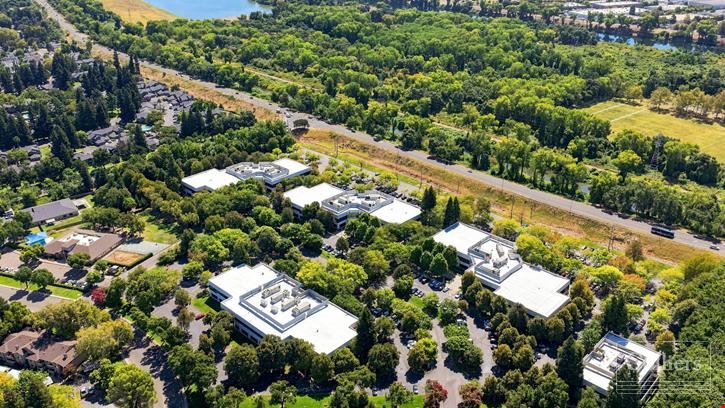 Creekside Oaks | 1740, 1750 and 1760 Creekside Oaks Drive