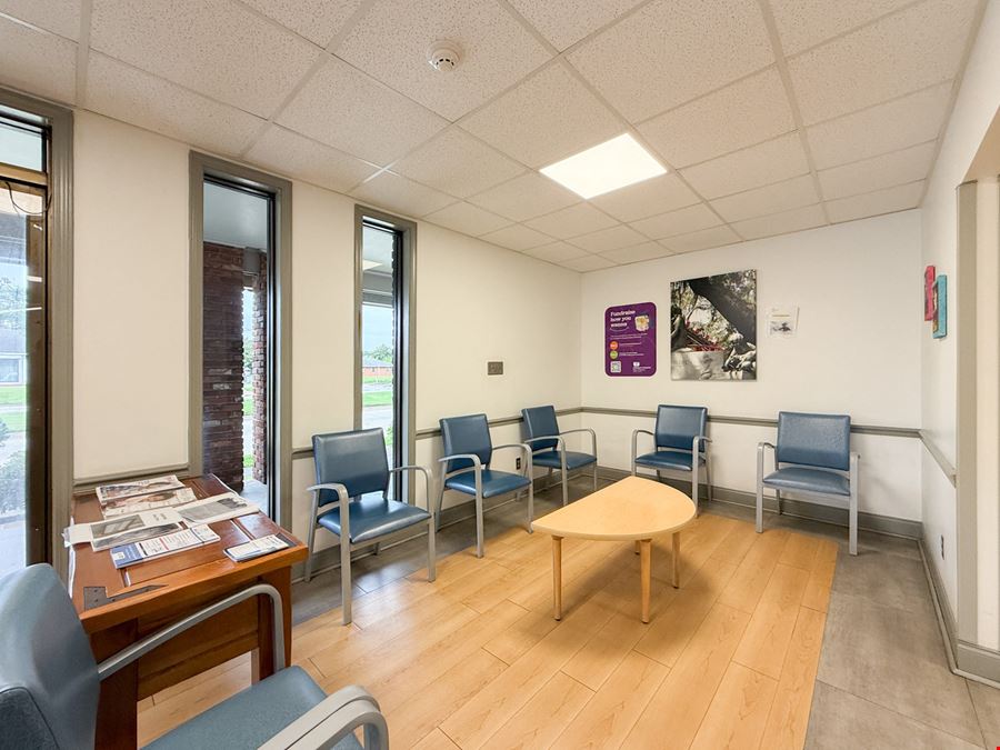 NNN-Leased Medical Office Investment with LCMC