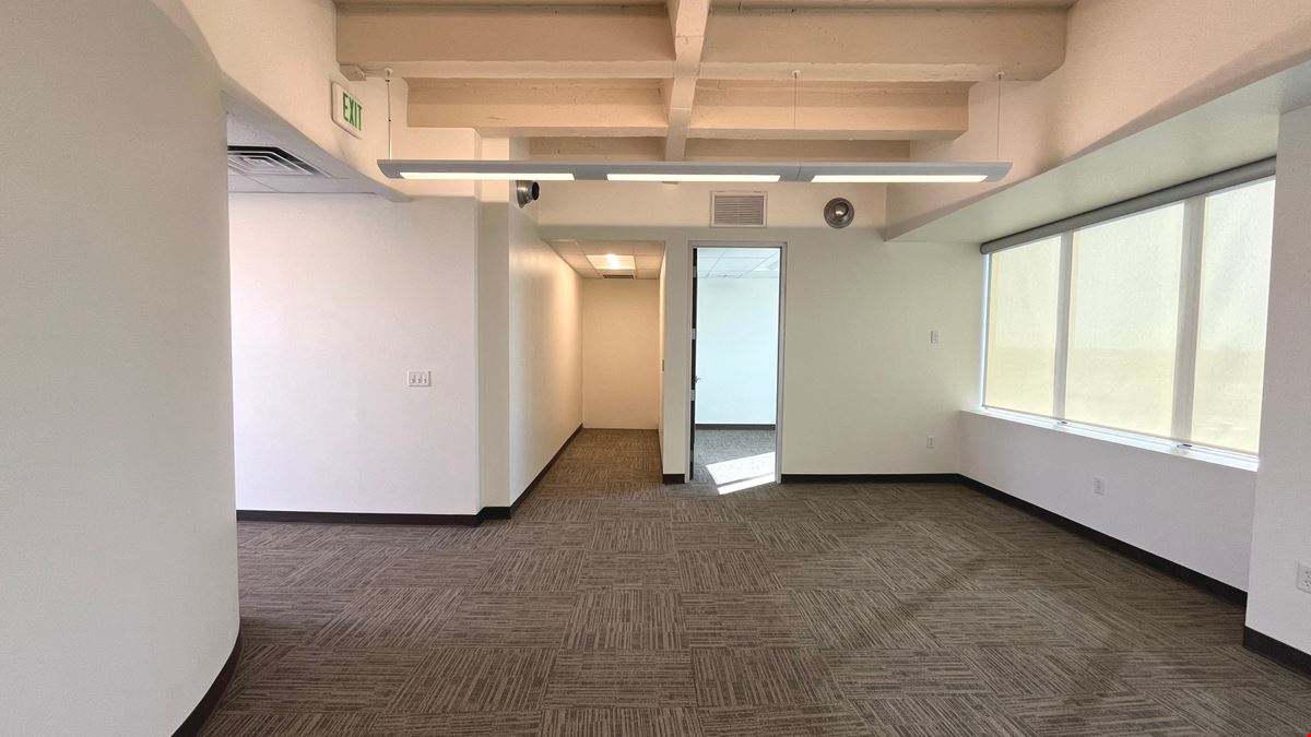 350 W 16th St, 2 Suites Available
