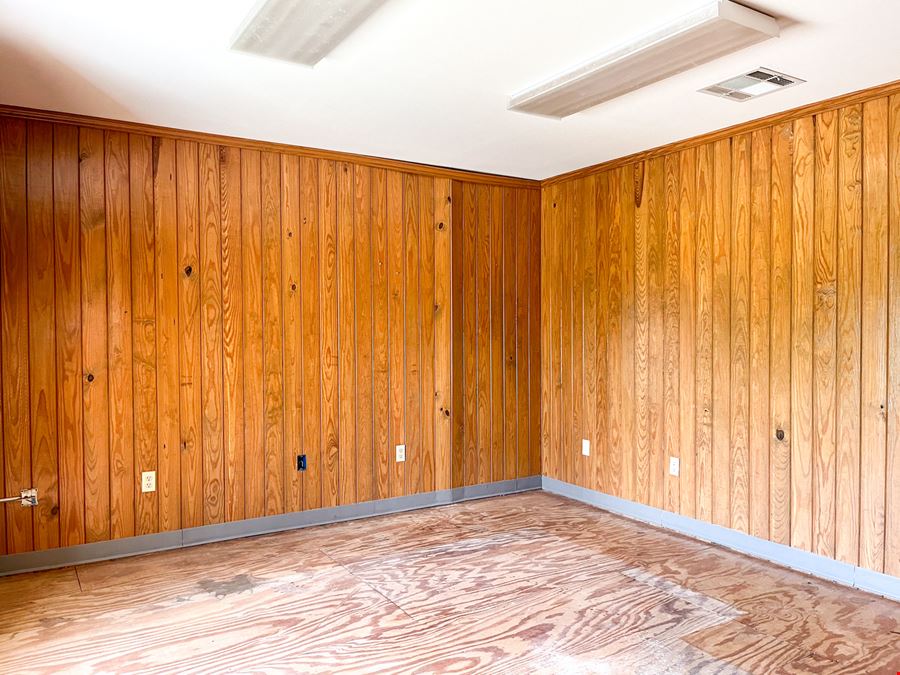Motivated Seller – Income-Producing ±10,000 SF Office/Warehouse