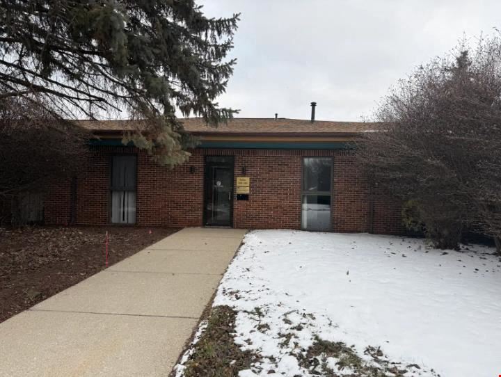 Office Suites for Lease in University Commerce Park - Okemos