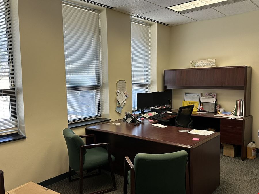 Lab or Light Assembly Space