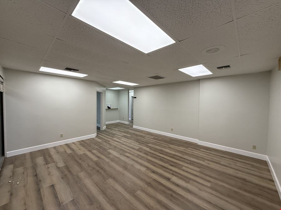 ±1,200 SF of Professional Office Space Off Shaw Ave