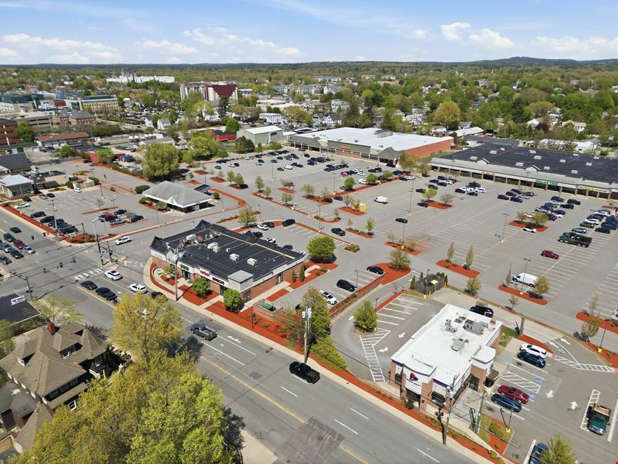 300 Main Street Marketplace