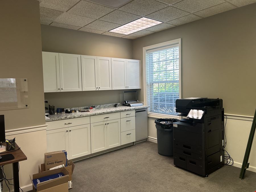 CLASS A OFFICE SPACE AVAILABLE FOR SUBLEASE
