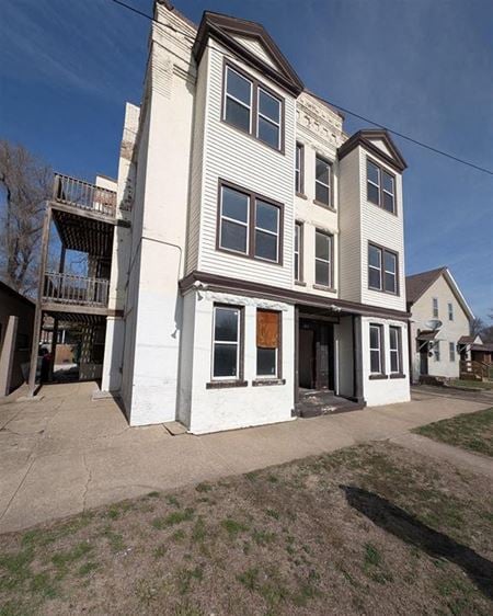 Preview of Multi-Family space for Sale at 601 Northeast Perry Avenue