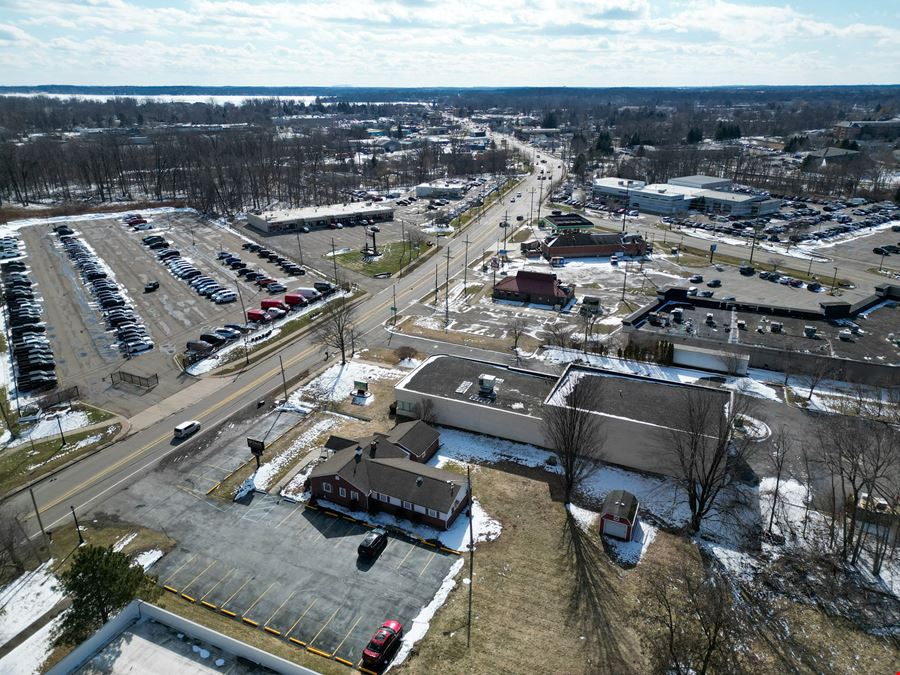 Walled Lake Plaza