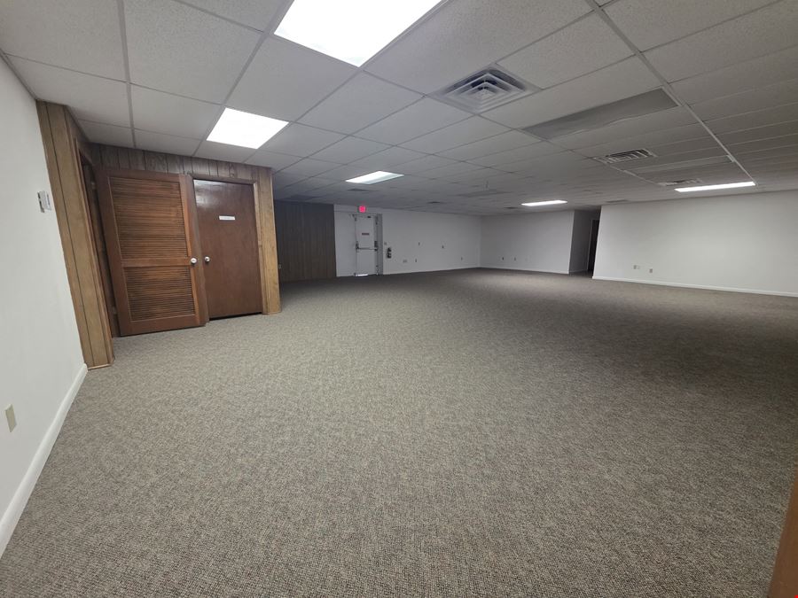 Prime ±4,000 SF Office/Industrial Building in the Space Port Commerce Park