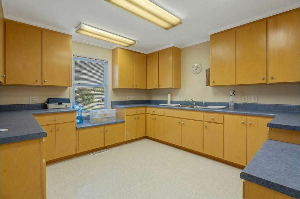 Medical Office Steps from Cape Fear Valley Medical Center