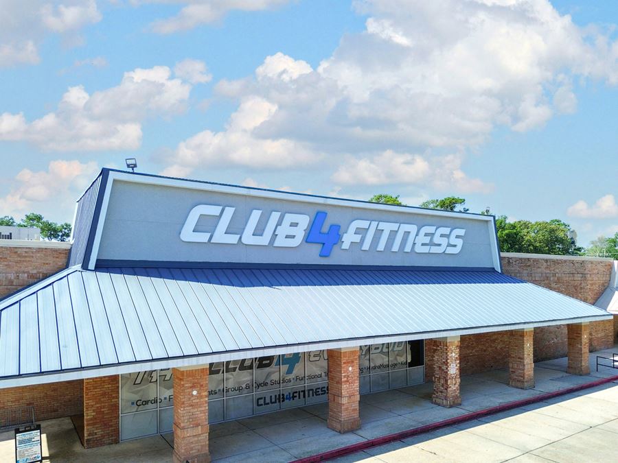 Country Club Plaza: Highly Visible Retail Center at I-12 / I-59 Interchange