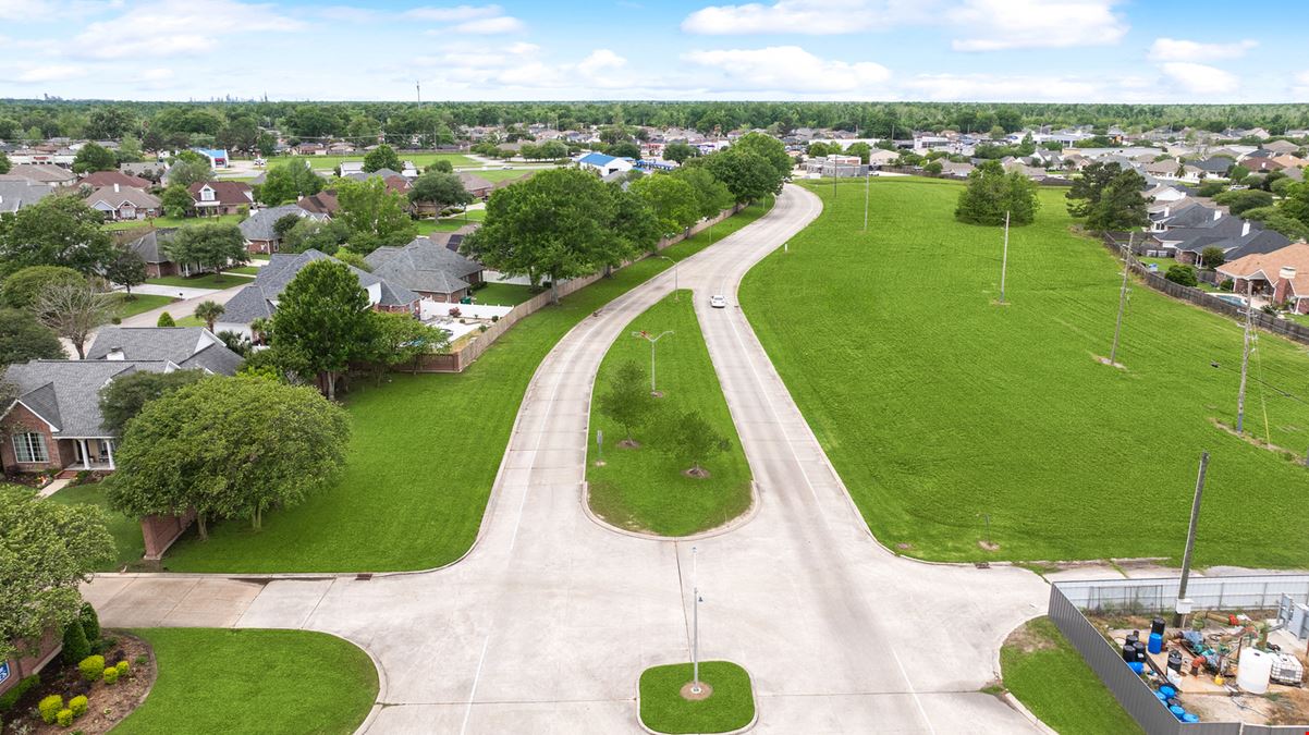 8.8628+/1 Acres Fairway Drive