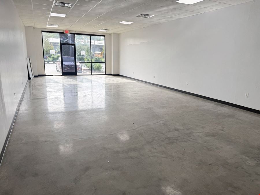 Retail Suites Fronting O'Neal Lane