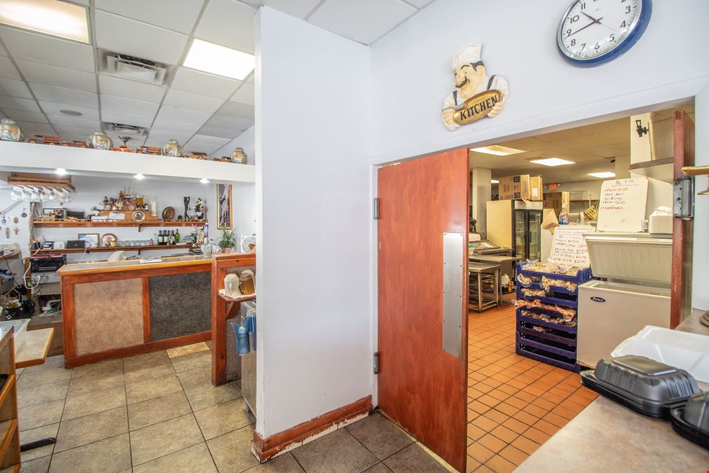 Free Standing Restaurant on High-Traffic US41 in North Fort Myers