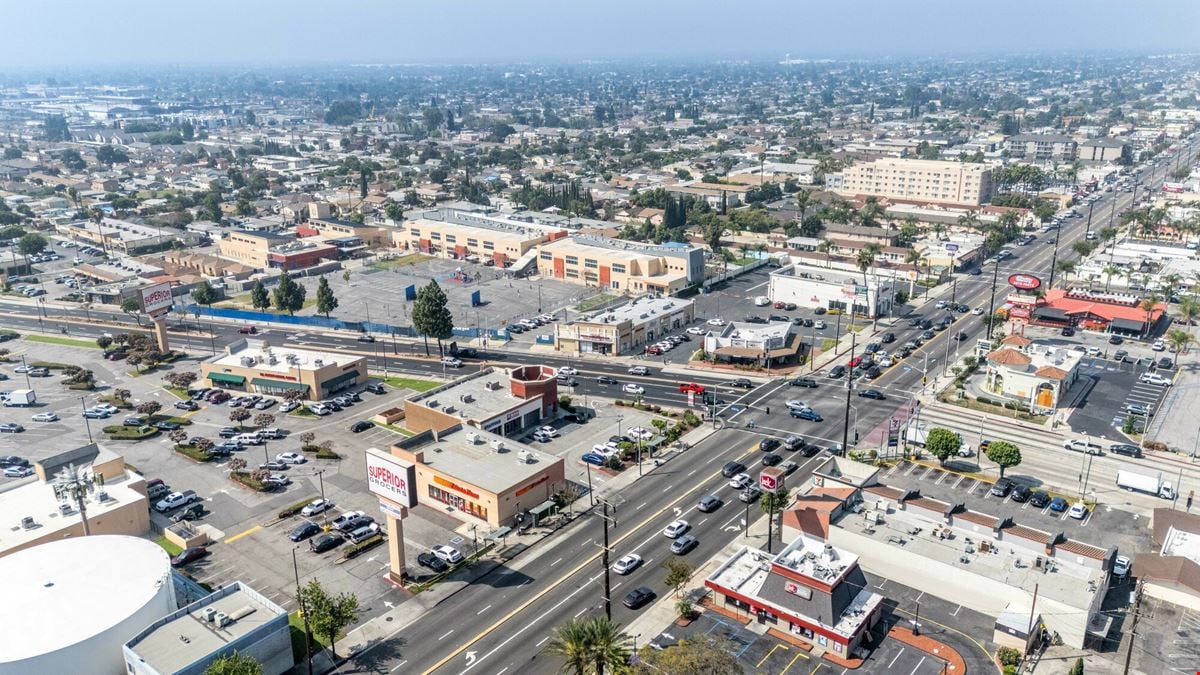 End-Cap Retail Space